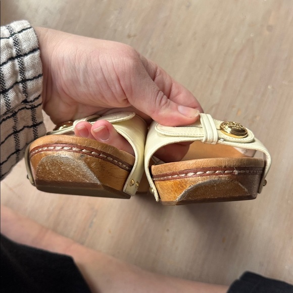 Women’s Coach Lee Crinkle White Patent Wood Clog Sandals Size 7 - Picture 11 of 11